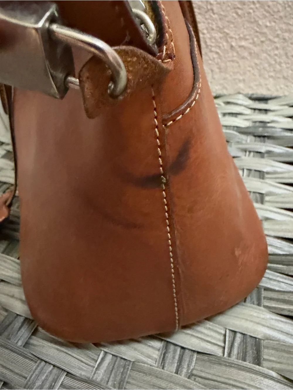 Vintage Dooney & Bourke Brown Alto Leather Zip Zip Dome Satchel Cognac
